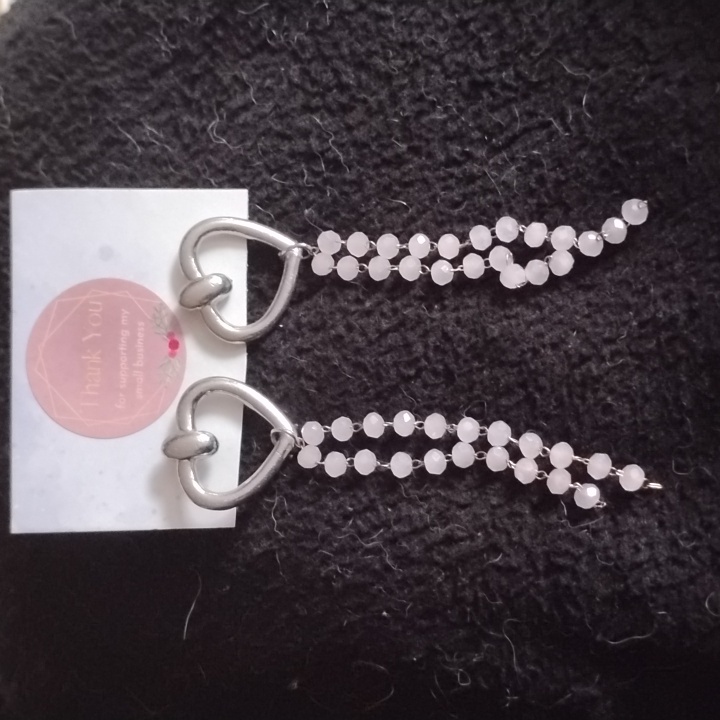 Chic Silver Toned Heart Earrings With Pink Beads